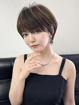 アンド ストーリーズ(&STORIES)&nbsp;前髪あり耳掛け丸みくびれ大人ショートボブ20代30代40代50代＊