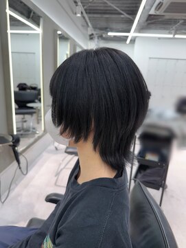 スイ 松戸(SUI) 黒髪 × ショートウルフ