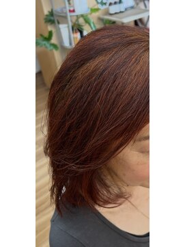 モナ(MONA) サイドの角をトリミング