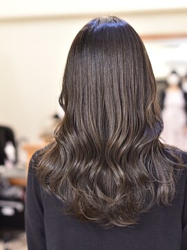 イリーブ(elieve) アッシュブラウンカラーでオータムカラー