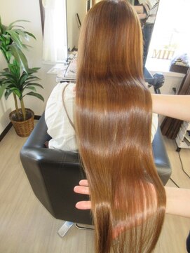 コア フィール ア デイ(COIFFURE A DAY) 【M3D見附今町】ハイトーンロング