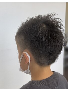 プレジール(Plaisir) サイド刈上げ短髪すっきり襟足なしキッズカット黒髪暗髪