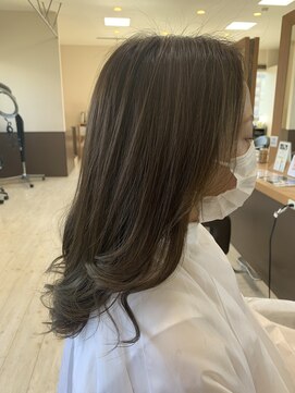 リアン(Lien) シークレットハイライト×スモーキーアッシュ/赤味抹殺/透明感