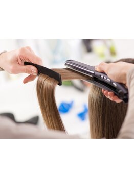 ケアをしながら、ストレートにできる時代です。ケラフェクトストレートでうる艶ストレート目指しませんか？