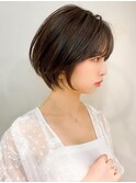 ホワイトグレージュショートボブ30代40代50代ひし形シルエット