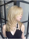 ブロンド×ミディアムレイヤー