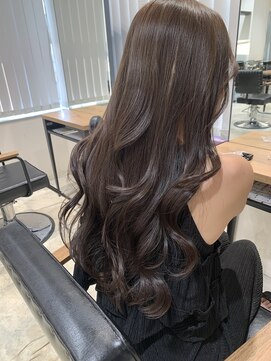 アイヴィ 表参道(IVY) レイヤーカット　髪質改善　くびれ巻き　韓国　ベージュ