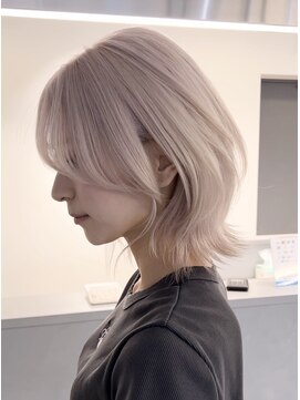 アンドソー 池袋(&so.) ハイトーンカラー/ホワイトブロンド／レイヤーカット/池袋