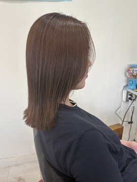 アルマラ(AR.MARA) 【AR.MARA】柔らかベージュ × 外ハネミディアム