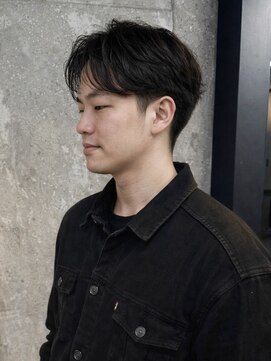 オルカ(ORCA) メンズ/白髪ぼかし/刈り上げセンターパート/ハイライト/新宿