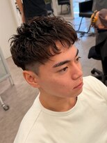 ルースト 心斎橋店(ROOST)&nbsp;刈り上げセンターパート/波巻きツイストスパイラル/心斎橋