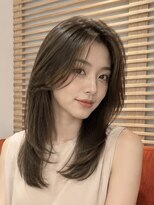 オアシスアヴェダ ザ・ペニンシュラ東京(OASIS AVEDA)&nbsp;大人セミロングレイヤー・長め前髪・グレージュ20代30代