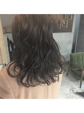 ブレス(Bless) ダークカラー×グレー