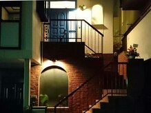 夜の外観　[髪質改善/白髪ぼかし/ハイライト/ヘッドスパ/カラー]