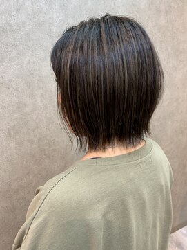 エニル(enil) *切りっぱなしボブ×ハイライト