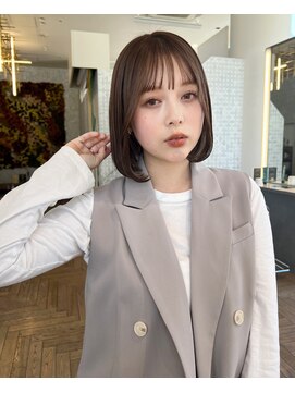 イチイ 巣鴨店(ichii) くびレイヤーエモージュ小顔似合わせカット斜めバング