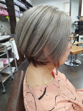 シンクヘアー(think hair by tori) 白髪が目立ちにくい明るめグレイカラー