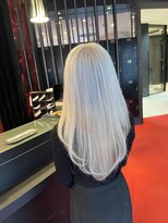 アース 四日市店(HAIR&MAKE EARTH)&nbsp;White