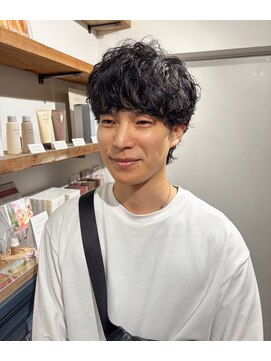ダーチャ(Datsche) ニュアンスパーマ　スパイラルパーマ　シャドウパーマ　ウルフ