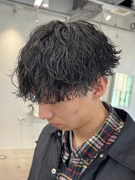 レタッチ バイ フィフス 天神大名(RETOUCH by fifth) 大名波巻きスパイラルパーマメンズマッシュウルフシャドウパーマ