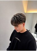 センターパート×メッシュハイライト