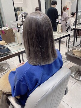 ネオリーブギンザ 銀座店(Neolive GINZA) グレーカラーでぱつっとボブ【銀座】鶴岡