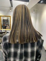 トナリ(tonari)&nbsp;切りっぱなしロング×コントラストアンブレラカラー