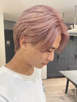 ルーブ トウキョウ(Loob. TOKYO)の写真/《*メンズブリーチ*》ミルクティーベージュやシルバーが、初ブリーチの学生に人気＊センターパートに相性◎