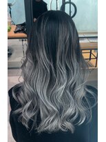 サロウィン 下北沢(SALOWIN) コントラスト強めなグレーシルバーのシャドールーツ