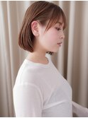 シースルーミルクティーベージュ耳掛け前下がりボブ20代30代Y