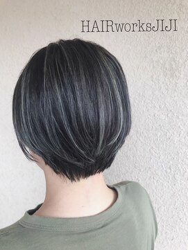 ヘアーワークス ジジ(HAIR works JIJI) ショートスタイル×ハイライトアッシュグレー