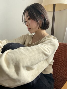 ケイリー(KAYLEE) 【KAYLEE STYLE】センターパートボブ