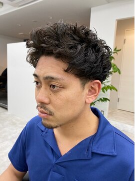 ロンドアベニール 北千住(Lond avenir) 刈り上げツーブロックスタイル ピンパーマ