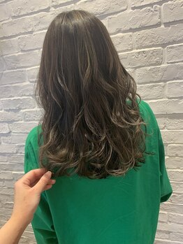 お客様のご要望を聞き、ライフスタイルに合わせたヘアも提案♪魅力を引き出すスタイルを叶えます☆