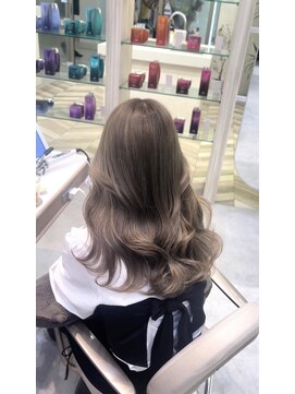 カノン(kanon hair&beauty) ワンブリーチでできるミルクティーベージュ