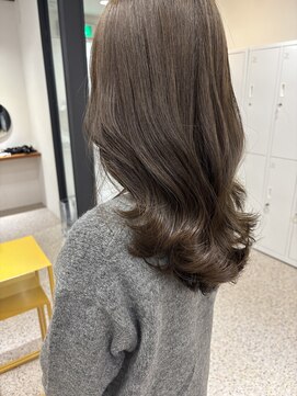 カリネバイフィエル(CALINER by Fier) ◎透明感オリーブカラー◎