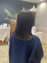 ニド(2do)&nbsp;肩下の切りっぱなしスタイル