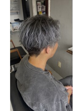 ヘアデザイン ゴドバン(Hair Design Gdobant) メンズバレイヤージュシルバーグレージュ