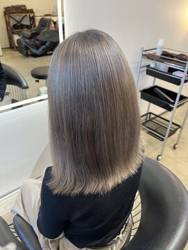 クオン 伊勢崎(QUON.) ミルクティーグレージュ