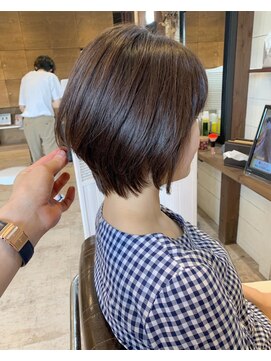 シュシュ 万世町店(CHOU CHOU) 【定期的なカットが印象を変える】絶壁解消ショートボブ☆