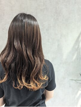 ギア(gear) うる艶コテ巻きロングヘア