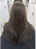 レイヤーカット、グレージュカラー