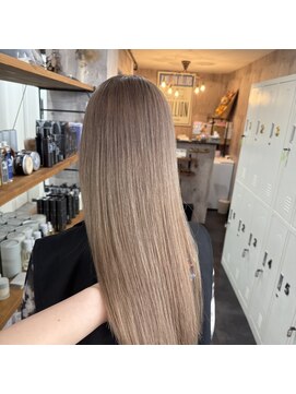 トゥーミー(to mee) ハイトーンベージュ♪