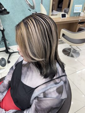 アッシュ 下北沢店(Ash) ホワイトシルバーのアンブレラカラー