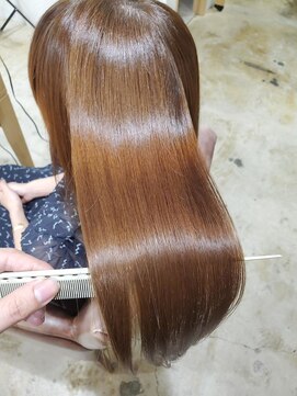 メルク ユニ(merc.uni) 縮毛矯正/髪質改善/ストレートロング/艶髪/つや感/フェミニン