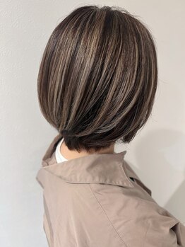 ヘアーサロン フーガ 春日部店(HAIR SALON fuuga)の写真/白髪をポジティブにオシャレに活かすサロン◎丁寧なカウンセリングで、ご希望の仕上がりを叶えます！