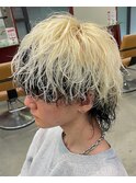 ホワイトブロンドツートンカラーマッシュウルフ