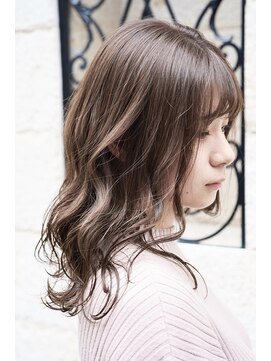 ティンク 横須賀中央(Tink) ほうじ茶カラー◎