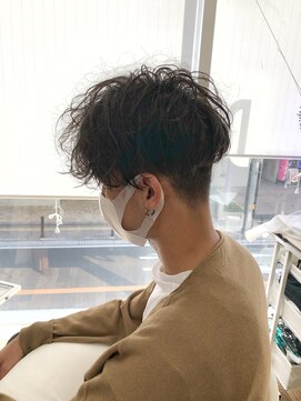 ヘッズ 本八幡店(HEADS) MEN'S HAIR  センターパート　ツイストスパイラル　コンマヘア