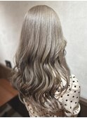 ライトグレージュ
